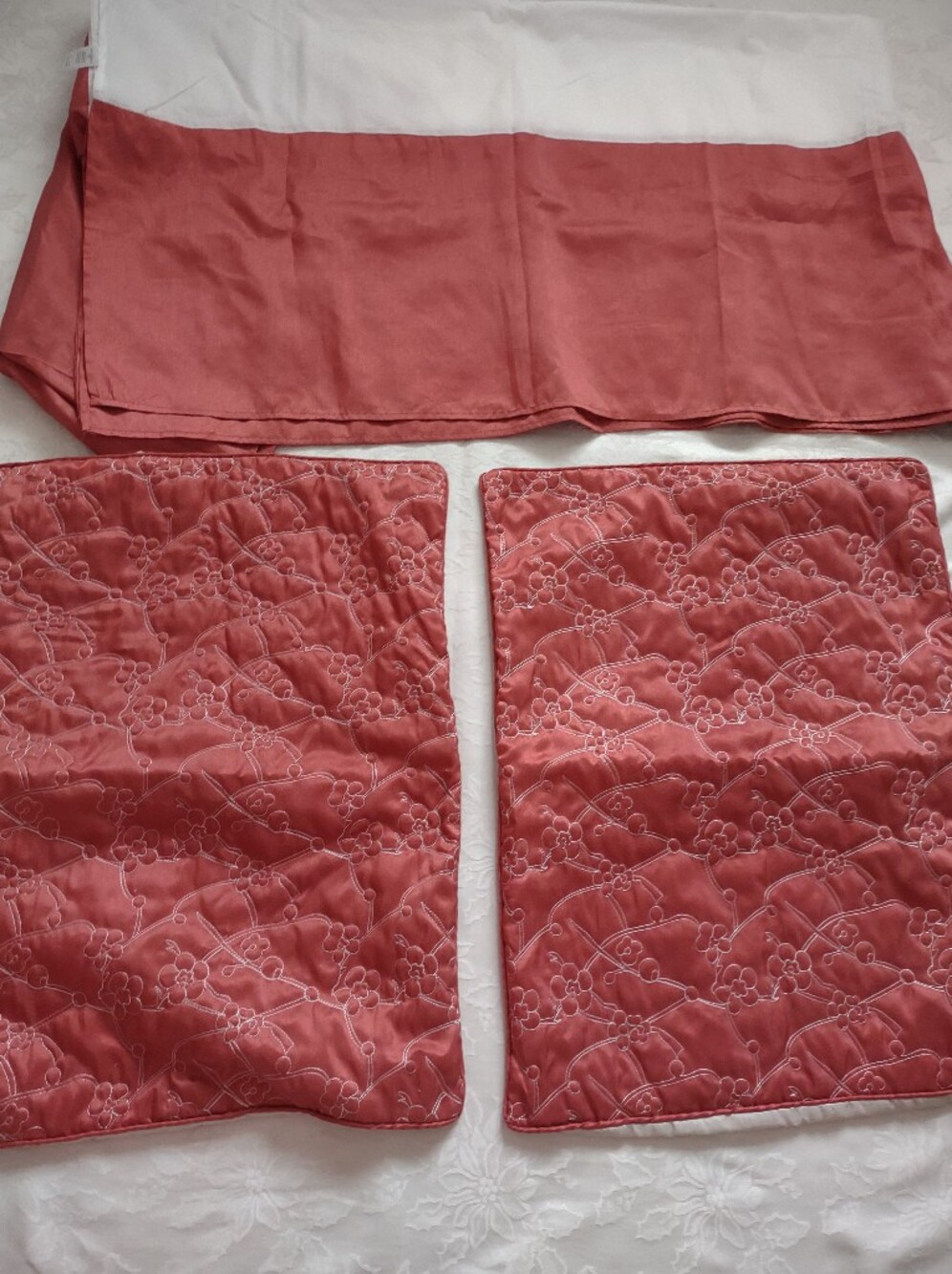 3 Piece Set Bedskirt + 2 Pillow Shams Embroidered